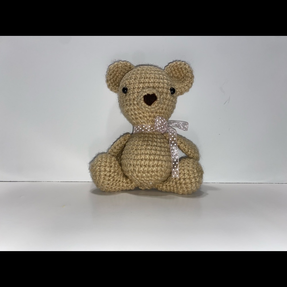 2 Crochet Amigurimi Valentine and Regular Bear